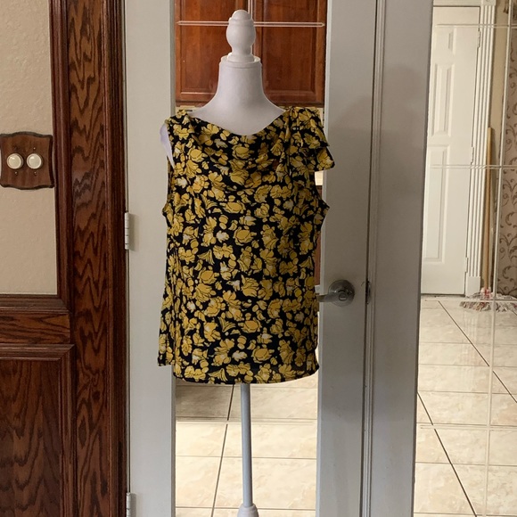 Black and Yellow Floral Banana Republic Top - Picture 6 of 7